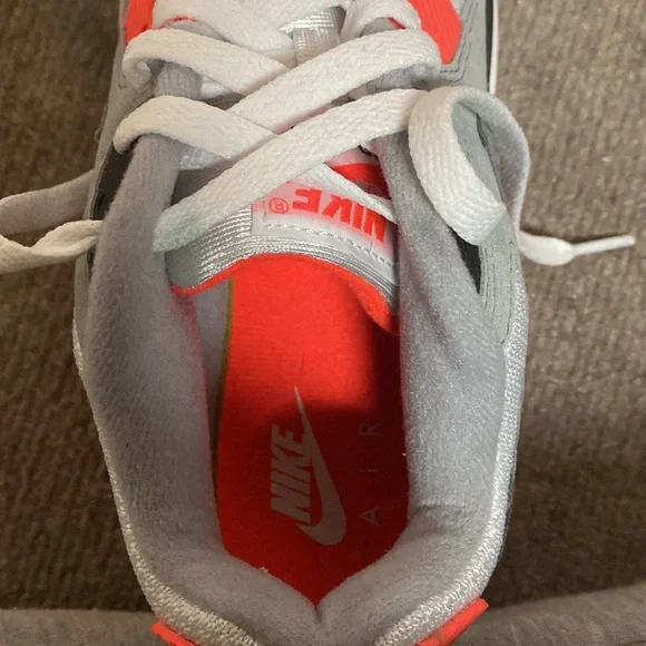 Nike Air Max - Picture 3 of 3